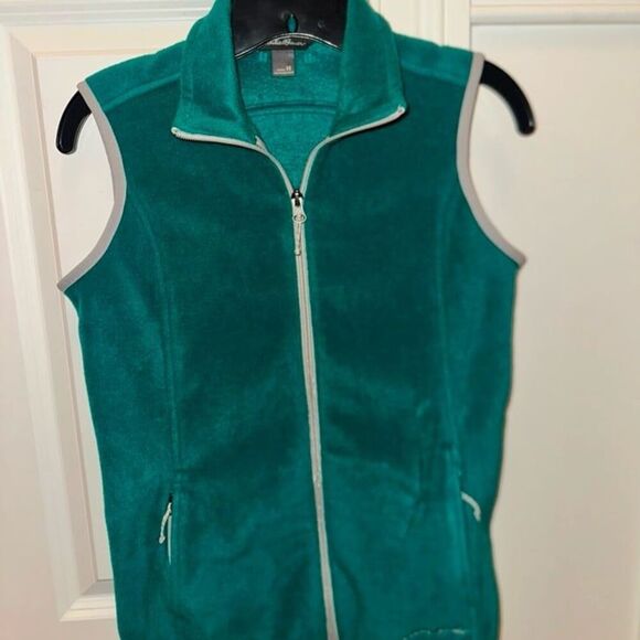 Women's EDDIE BAUER green Fleece Vest warm vest has zip pockets size  XS - Picture 1 of 9